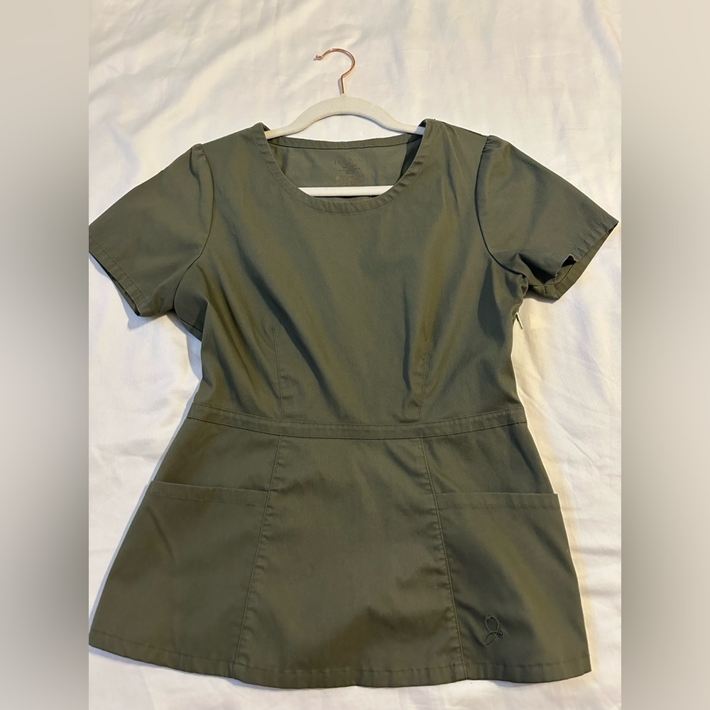 Jaanuu olive green scrub top